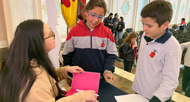 Visita de la escritora June García