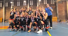 Mini femenina de básquetbol hace historia y sube al podio